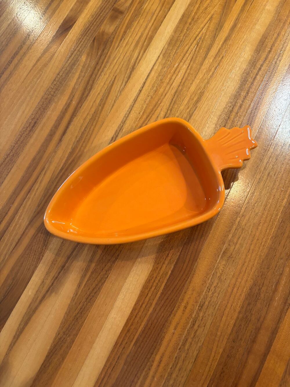 Chantal Orange Carrot-Shaped Bakeware Dish – 2 Cup